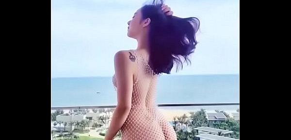  Hotgirl VN Nha Tien show hàng mông cực đẹp Best body ever show cam girl VN